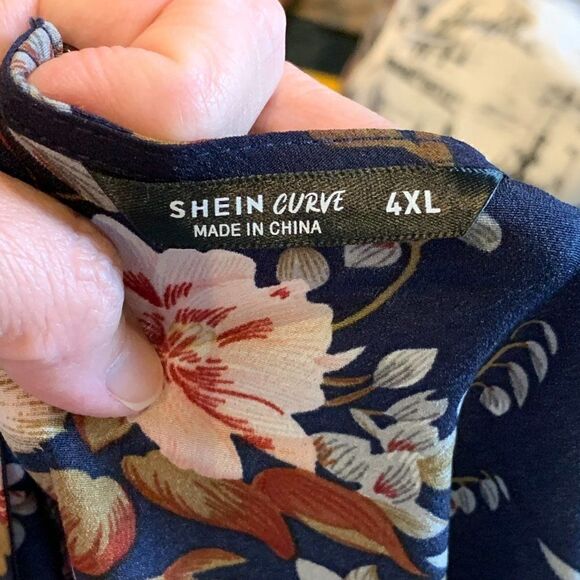 Shein Curve black floral tulip sleeve top 4XL - Picture 7 of 8